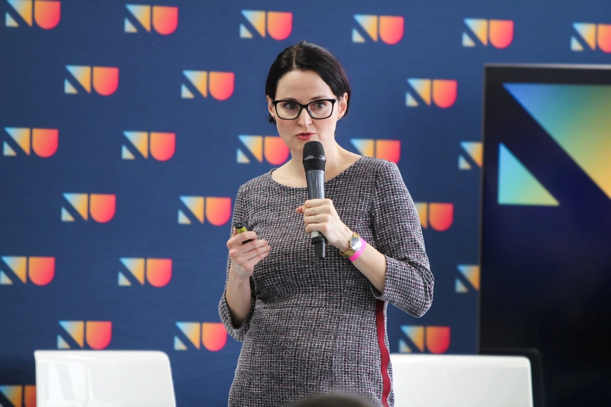 prezentující na konferenci