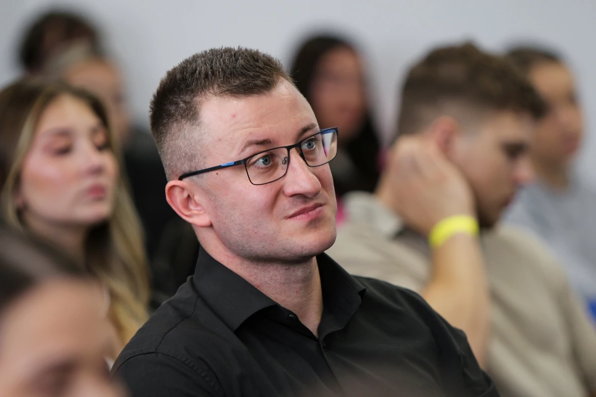 divák na konferenci