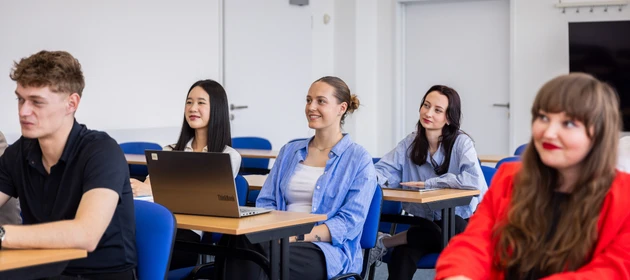 skupina studentů