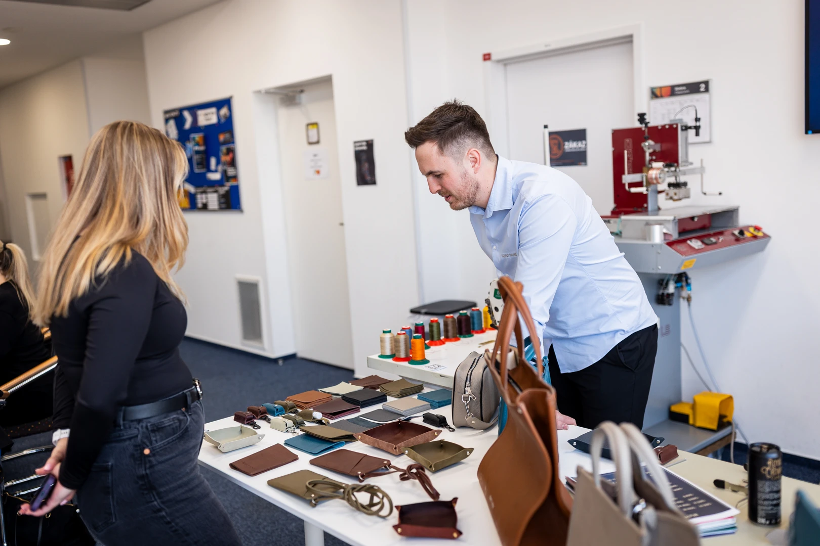 Zapomeňte na anonymní e-shopy. Mladí čeští designéři zvou na Pop-Up Market plný řemesla a autorské tvorby