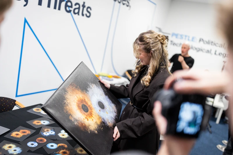 Jak podnikají mladí? Studentské bydlení, fotografie duhovek i psychohygiena
