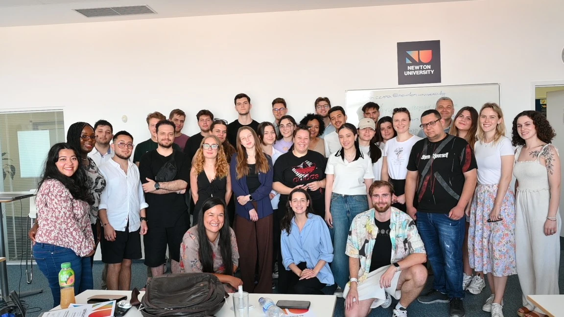 Spark innovative thinking: A week when students from twelve universities became entrepreneurs
